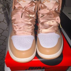 Nike Wmns Air Jordan 1 Retro High OG Praline sz 8 Brand Nwb